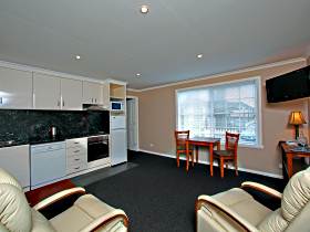 Abbey's On Church - Coogee Beach Accommodation 1