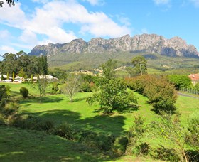 Mount Roland Country Lodge - Accommodation Find