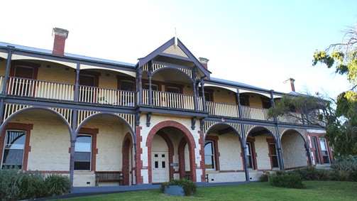 Oceanic Sorrento - Whitehall Guesthouse - Accommodation Cooktown