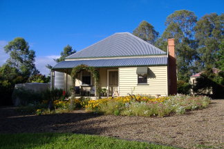 Mary Anns Cottage - Accommodation Redcliffe