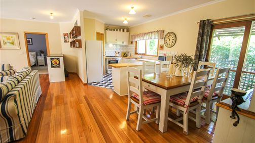 Bright Country Home - Accommodation Sydney 0