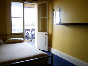 Glenelg Beach Hostel - Dalby Accommodation 0