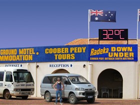 Radeka Downunder Underground Motel and Backpacker Inn - Accommodation Port Hedland