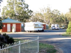 Charlton Travellers Rest Ensuite Caravan Park - Accommodation in Bendigo 1