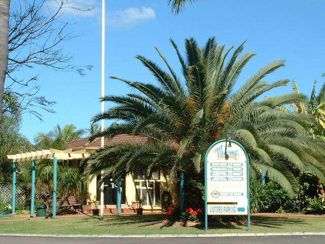 Coastal Palms Holiday Park - thumb 3