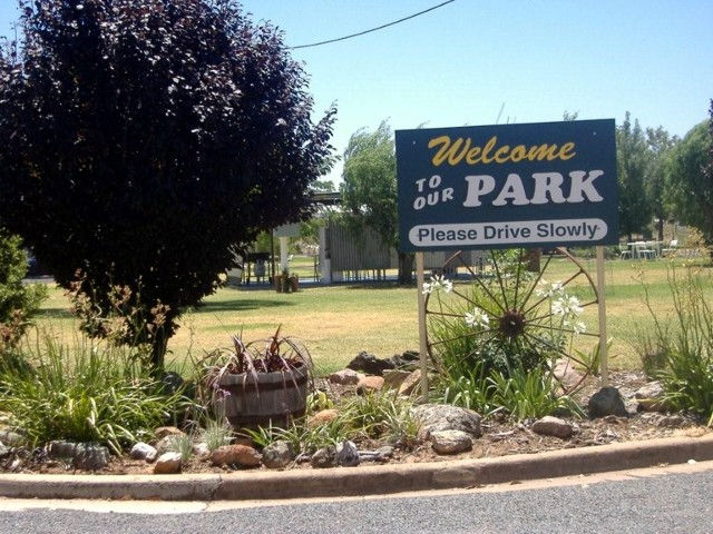 Country Club Caravan Park - Accommodation Nelson Bay