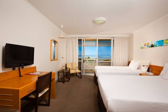 Holiday Inn Cairns Harbourside - thumb 1