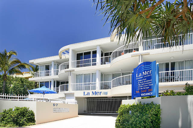 La Mer Sunshine Beachfront Apartments - thumb 1