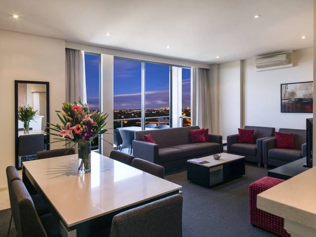 Meriton Serviced Apartments Parramatta - Accommodation in Surfers Paradise