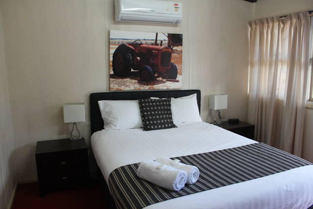 Merredin Motel  Gumtree Restaurant - Accommodation Resorts