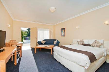 Nagambie Waterfront Motel - Coogee Beach Accommodation