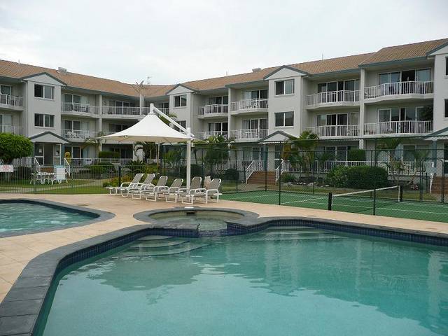Pelican Cove Apartments - thumb 8