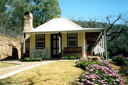 Price Morris Cottage - Yamba Accommodation
