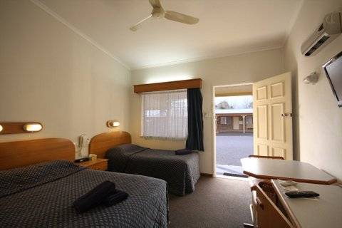 Rest Point Motor Inn and Hereford Steakhouse - Yamba Accommodation