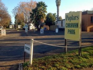 Poplars Caravan Park - thumb 2