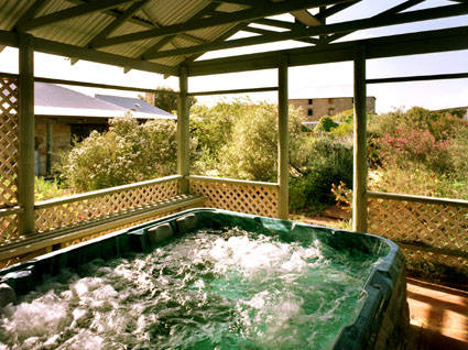Rock of Ages Cottage BB - Lennox Head Accommodation