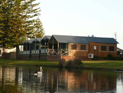 Two Shores Holiday Village - Accommodation VIC