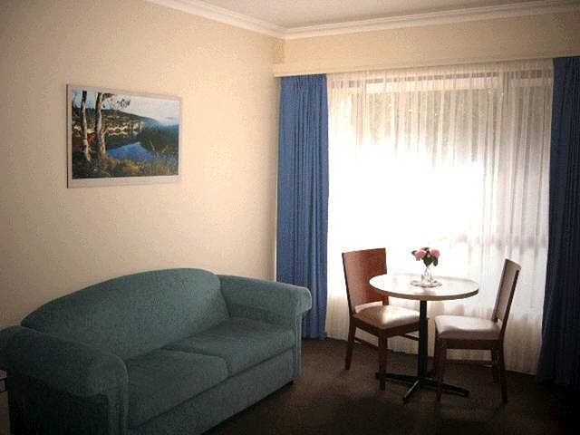 Victoria Lodge Motor Inn  Serviced Apartments - Dalby Accommodation