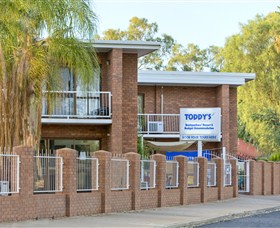 Toddy's Backpackers and Budget Accommodation - Accommodation NT