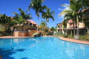 Beach Court Holiday Villas - St Kilda Accommodation 1