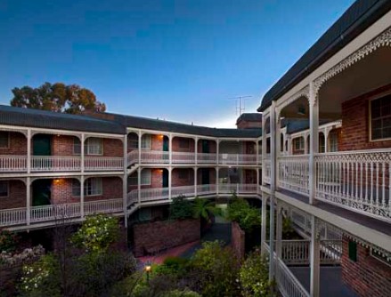 Medina Classic Canberra - Whitsundays Accommodation 2