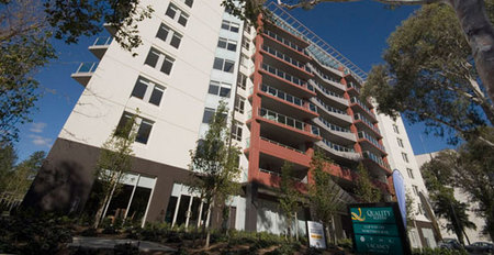 Quality Suites Clifton On Northbourne - Accommodation Australia