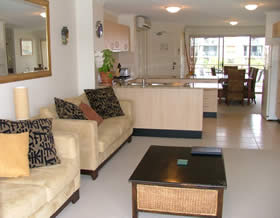 The Village Burleigh Heads - Coogee Beach Accommodation 7