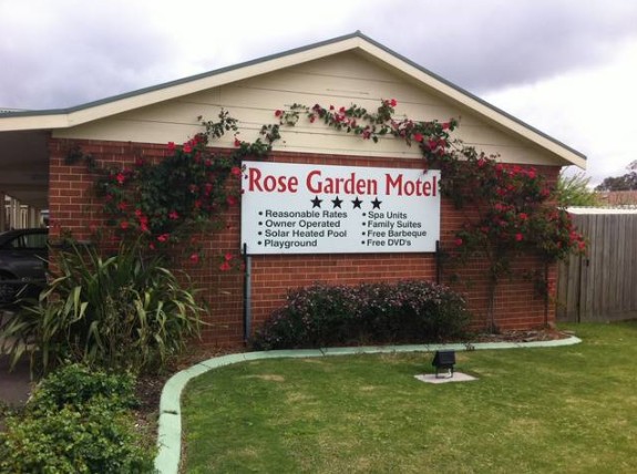 Rose Garden Motel - thumb 2