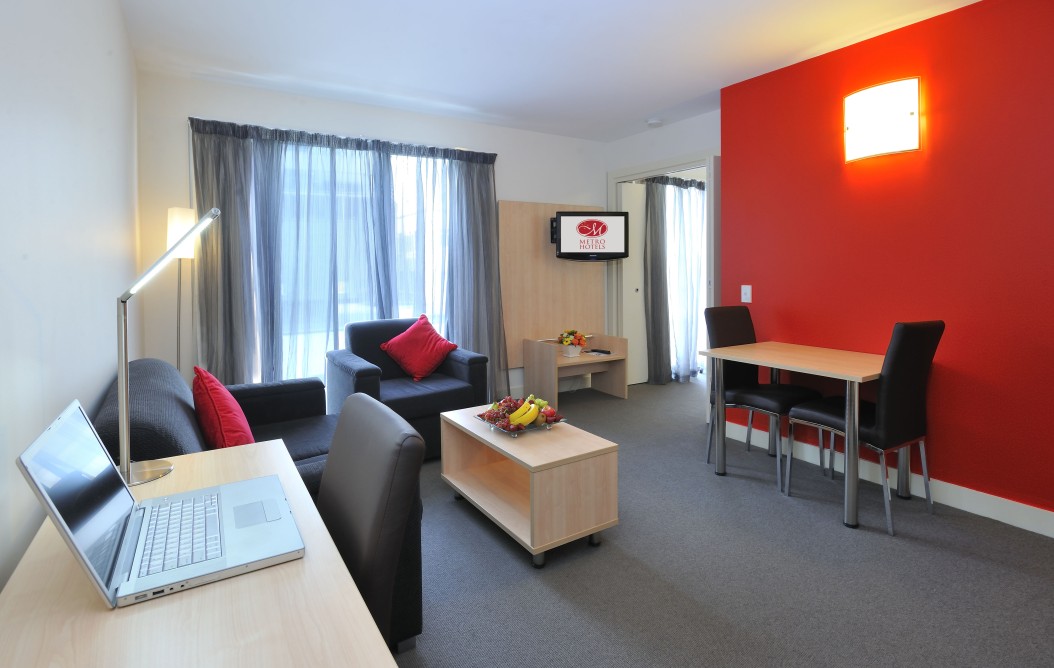 Metro Apartments On Bank Place Melbourne - Accommodation QLD 3