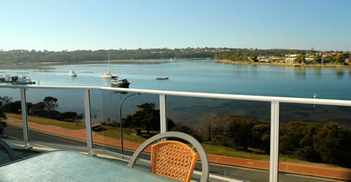 Albacore Luxury Holiday Apartments - St Kilda Accommodation 3