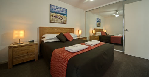 Albacore Luxury Holiday Apartments - Dalby Accommodation 4