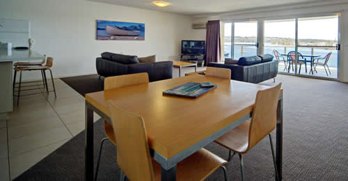 Albacore Luxury Holiday Apartments - Lismore Accommodation 6