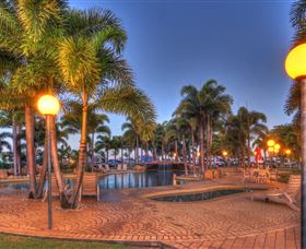 Rollingstone Beach Front Resort - Redcliffe Tourism