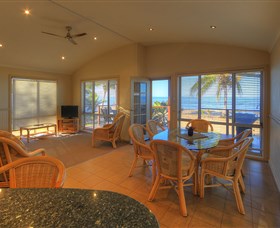 Rollingstone Beach Front Resort - Lismore Accommodation 3