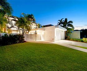 The Waterfront House - Accommodation Noosa
