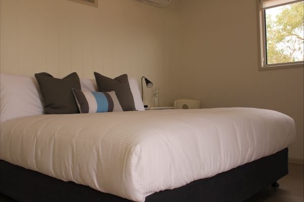 Cooper's Country Lodge - Dalby Accommodation