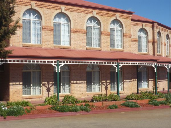 Heritage Motor Inn Goulburn - Accommodation Sunshine Coast