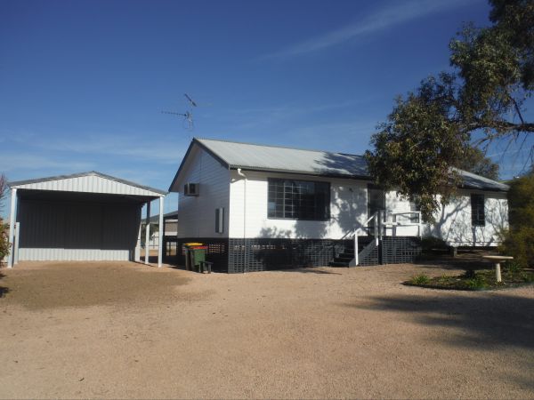 Decked Out - Carnarvon Accommodation
