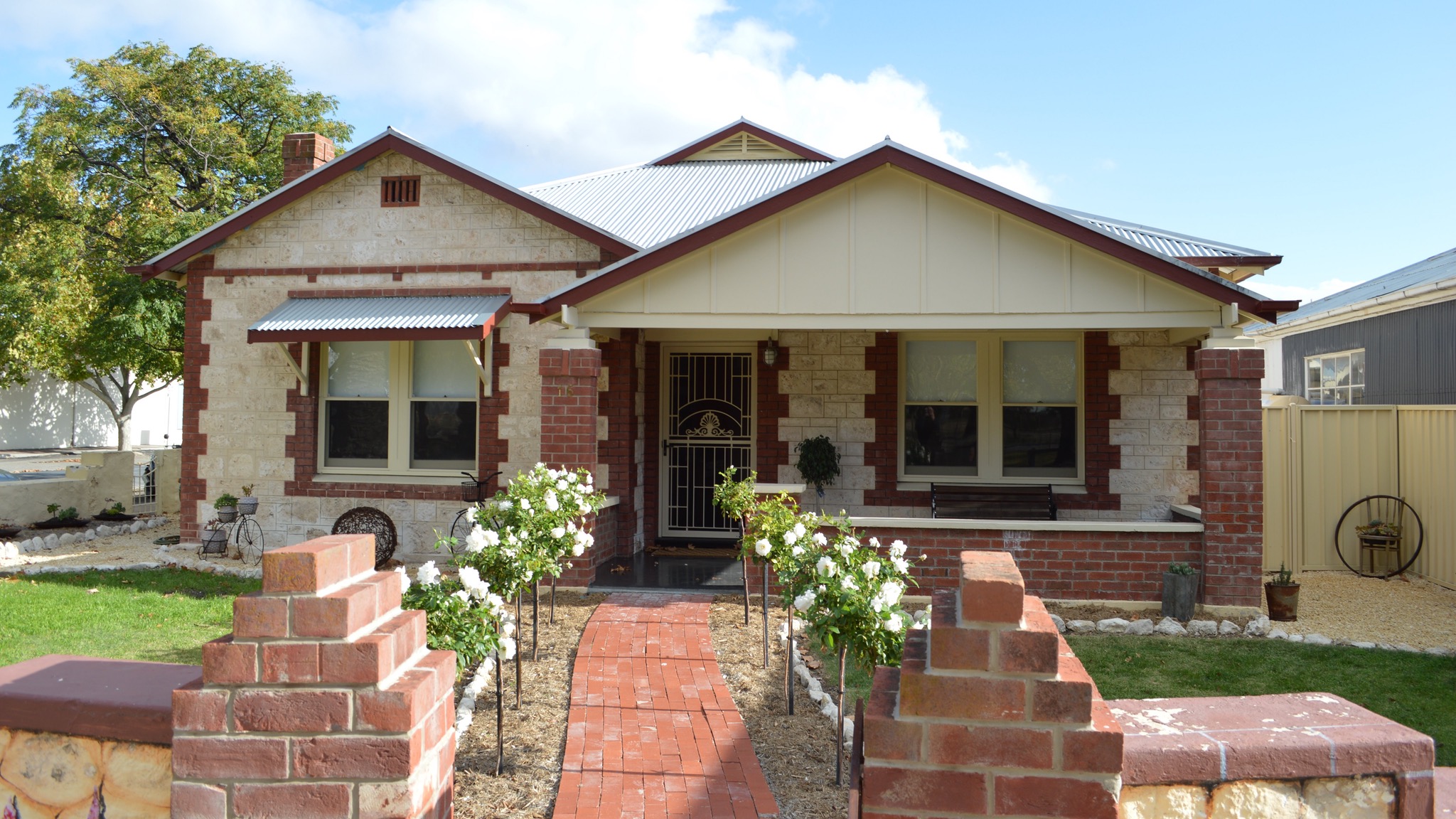 Two Cow Cottage Bed and Breakfast - Surfers Gold Coast