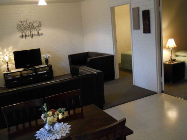 BJs Short Stay Apartments - Accommodation NT