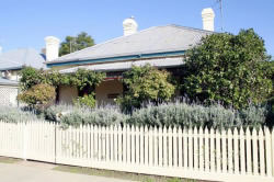 Florennes Heritage Cottage - Port Augusta Accommodation