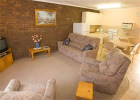 Carn Court Holiday Apartments - Grafton Accommodation 1