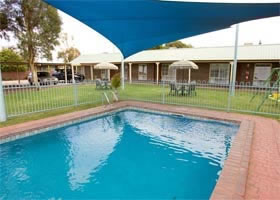 Carn Court Holiday Apartments - Accommodation Kalgoorlie 2