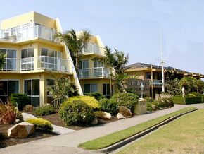 Abel Tasman Motor Inn & Apartments - Hervey Bay Accommodation 0