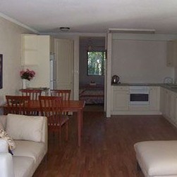 Burleigh Palms Holiday Apartments - Hervey Bay Accommodation 1