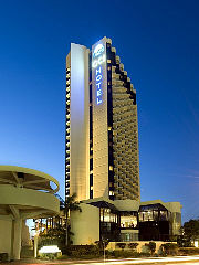 Gold Coast International Hotel - thumb 0