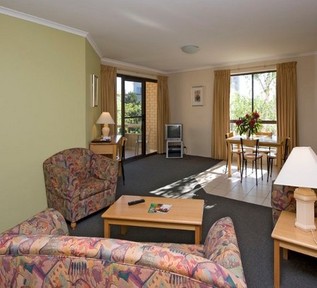 Kingston Court Serviced Apartments - Accommodation in Surfers Paradise