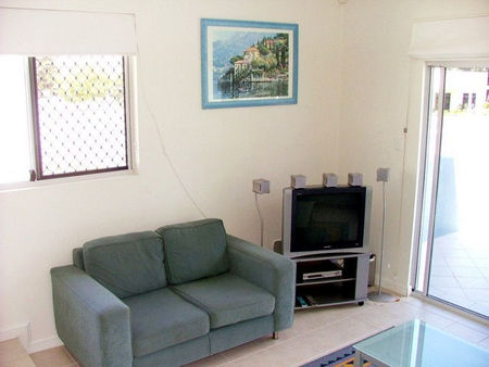 Tasman Beachside Apartments - Hervey Bay Accommodation 3