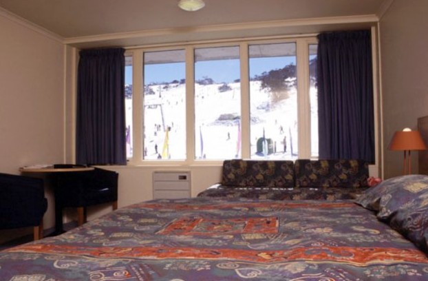 Perisher Valley Hotel - Tourism Canberra