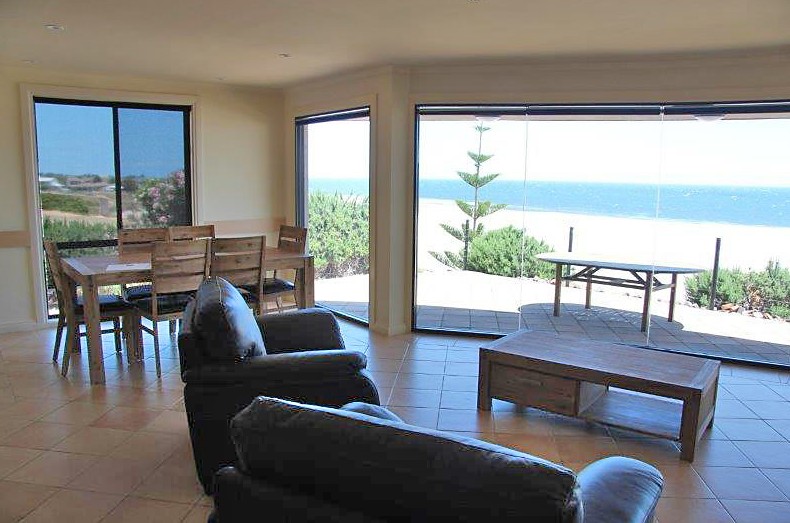 Cliff House Beachfront Villas - Lismore Accommodation 1